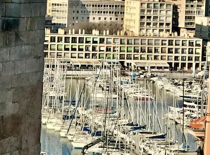 Luxe Calme Et Volupte Avec Vue Panoramique Sur Le Vieux Port